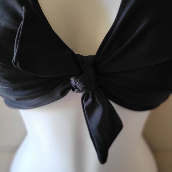 ALBION Black Cross Back Halter Bikini Top Knot - XS - Picture 6 of 10